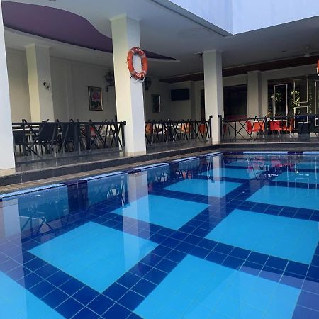 Pacific Hotel Амбон Екстер'єр фото