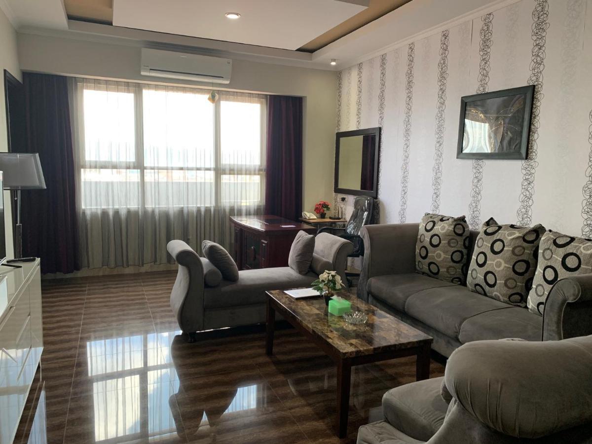 Pacific Hotel Амбон Екстер'єр фото