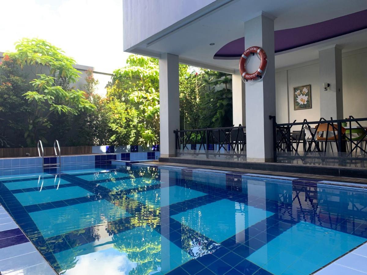 Pacific Hotel Амбон Екстер'єр фото